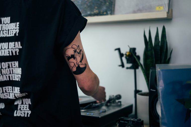 Photo Tattooed belly